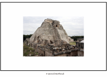 Pyramide d'UXMAL (Yucatan Mexique)