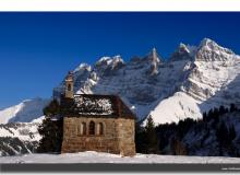 Les Dents du Midi et la chapelle des Crosets